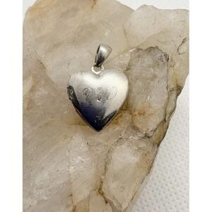Vintage Sterling Silver Heart Locket Pendant Engraved "VW" 925 Initials‎ Dainty
